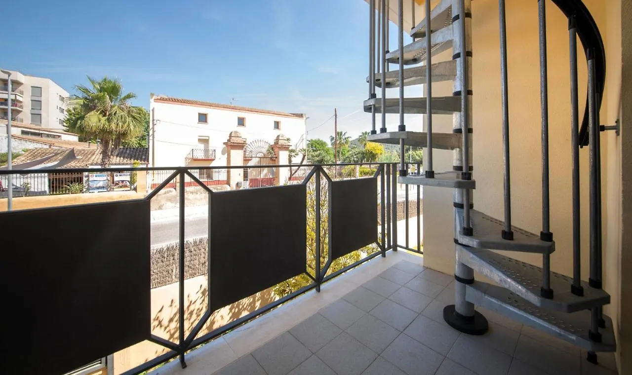 R129 Apartamento Con Terraza Y Piscina Comunitaria Cerca De La Playa Calafell 0*,  Španělsko