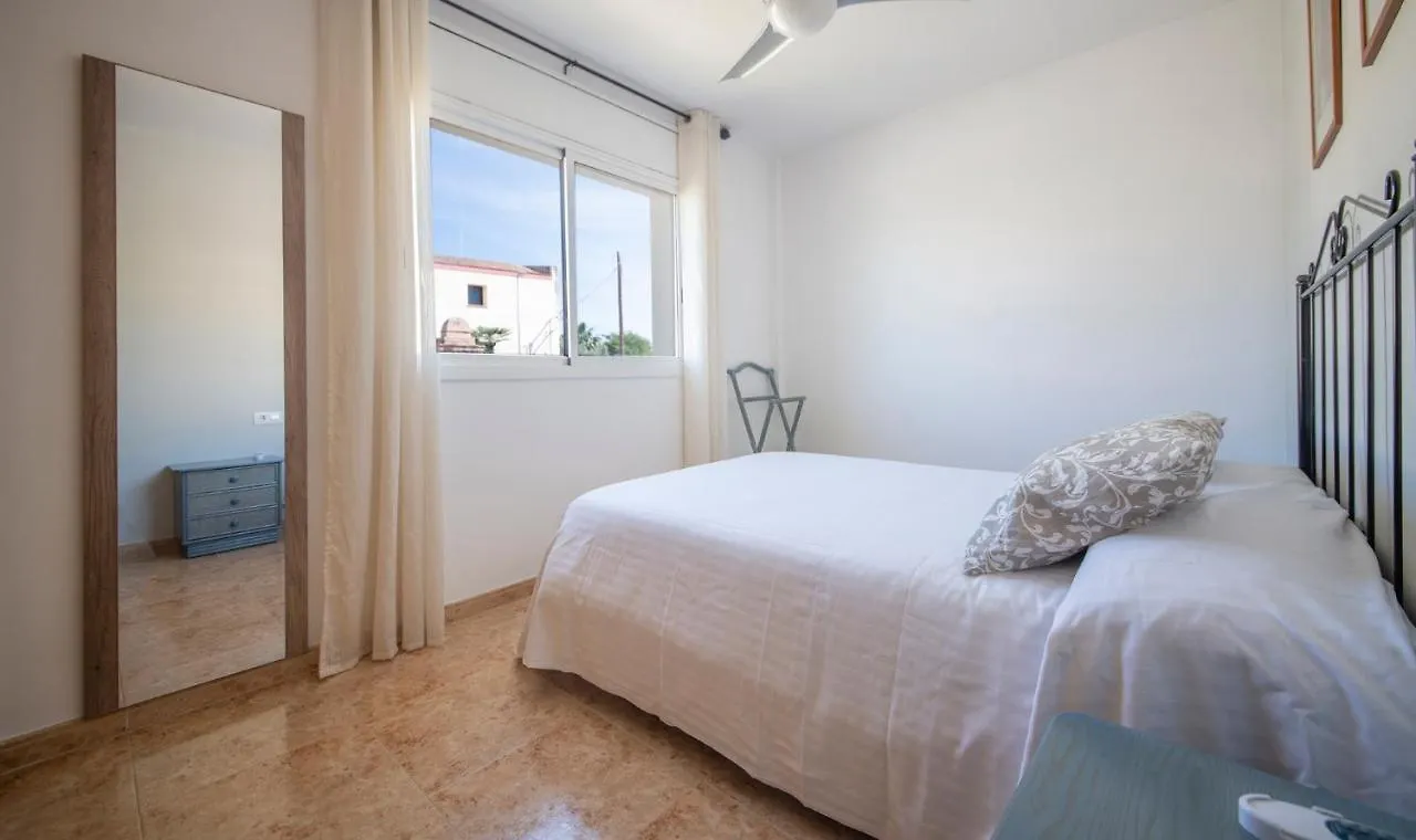 R129 Apartamento Con Terraza Y Piscina Comunitaria Cerca De La Playa Calafell 0*,  Španělsko
